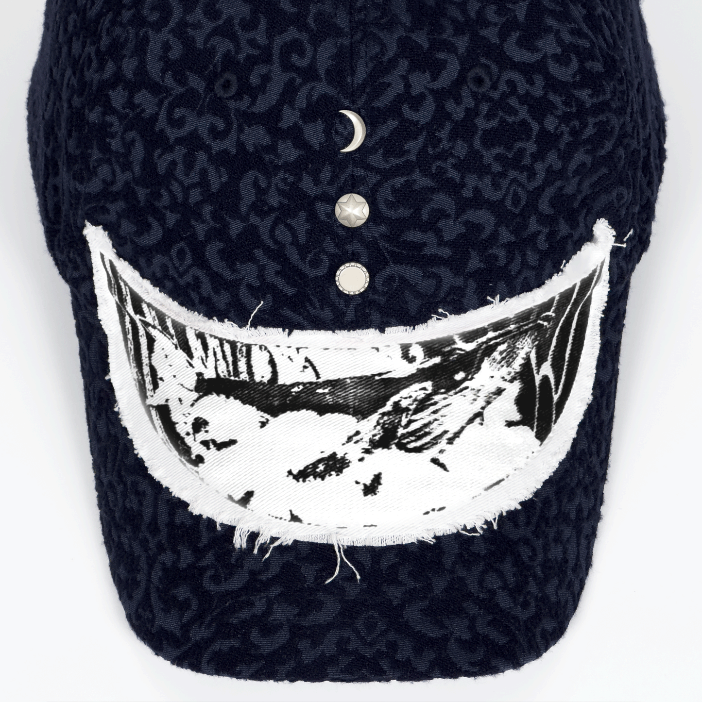 Thermochromic Crescent Cap NV